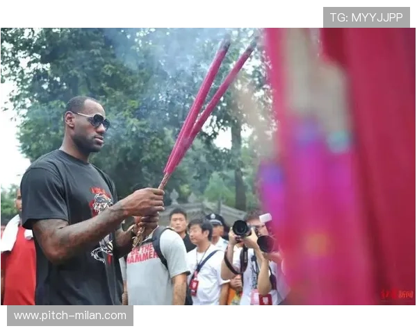 詹姆斯与足球巨星们的跨界对话与合作影响力分析